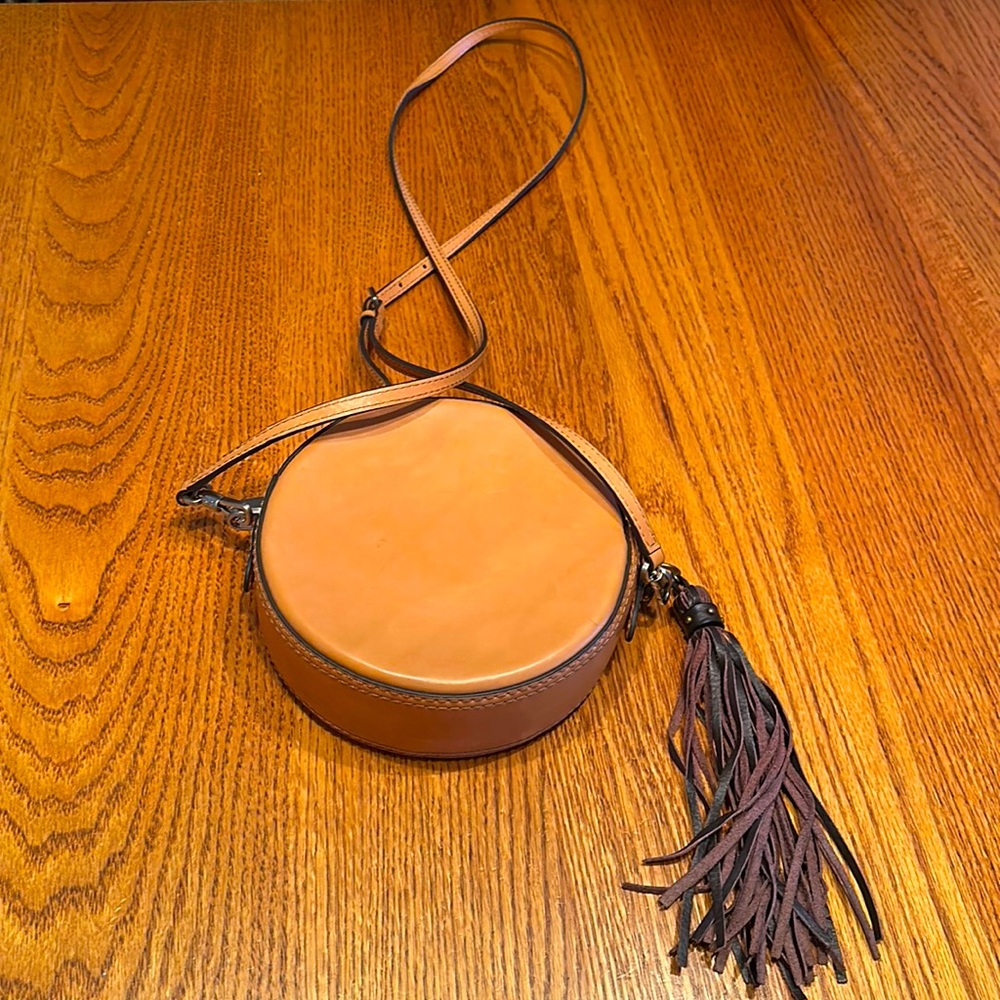 Fossil round crossbody